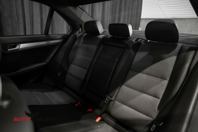 mercedes-benz-c180-bensin-2014-big-16