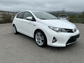 Toyota | Auris | Elektrisitet+bensin | 2015