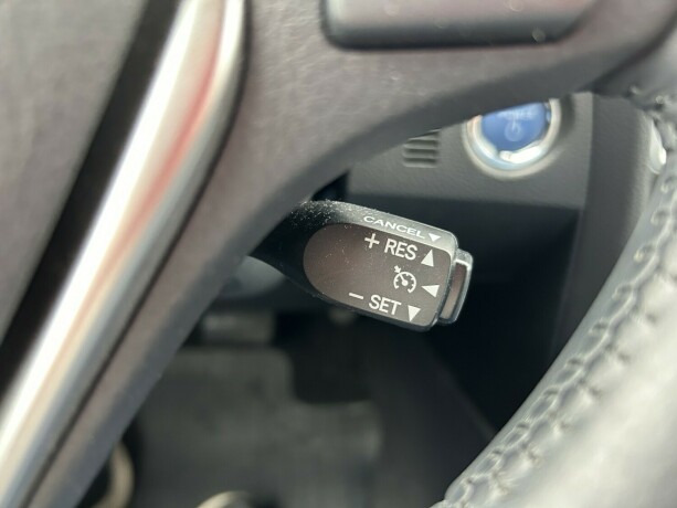 toyota-auris-elektrisitetbensin-2015-big-21