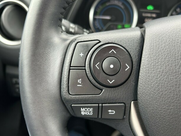 toyota-auris-elektrisitetbensin-2015-big-19