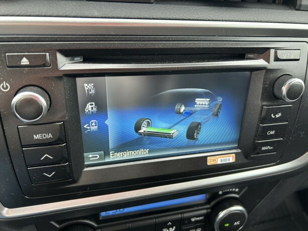 toyota-auris-elektrisitetbensin-2015-big-28
