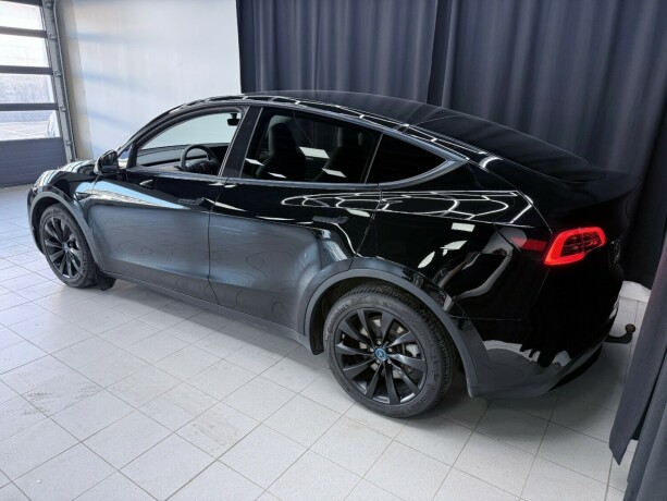 tesla-model-y-elektrisitet-2023-big-4