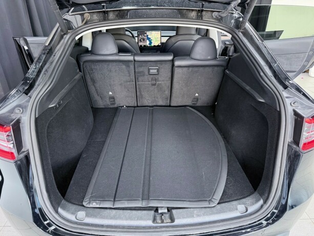 tesla-model-y-elektrisitet-2023-big-25