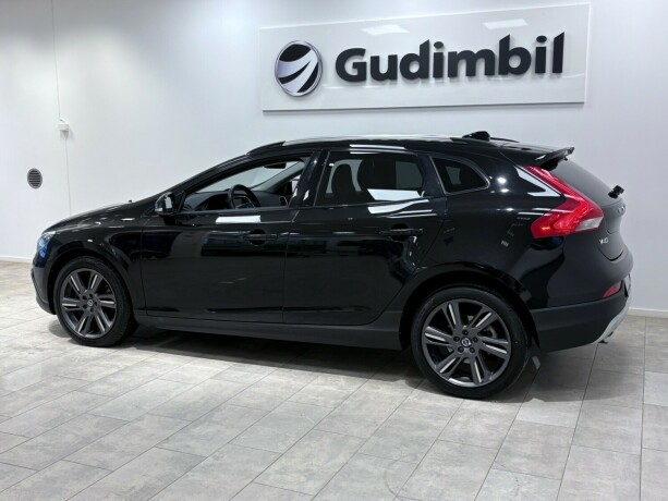 volvo-v40-cross-country-bensin-2016-big-4