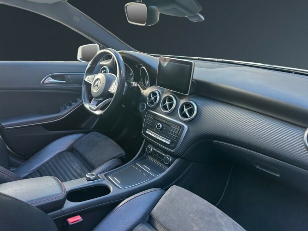 mercedes-benz-a180-bensin-2016-big-12