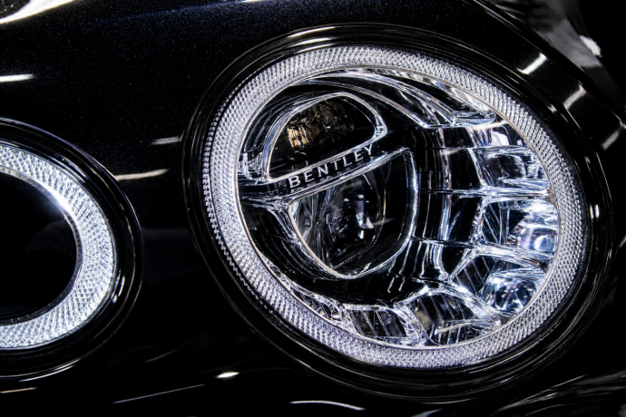 bentley-bentayga-elektrisitetbensin-2020-big-36