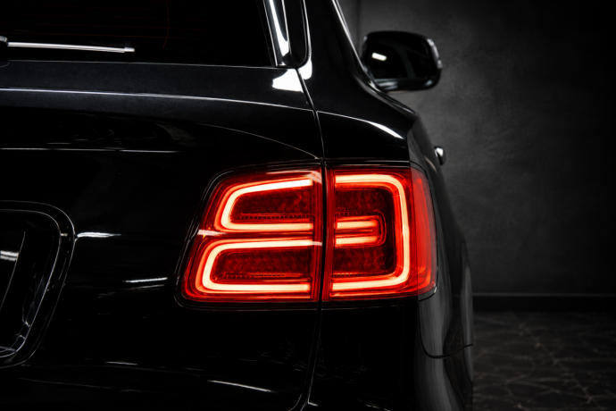 bentley-bentayga-elektrisitetbensin-2020-big-34