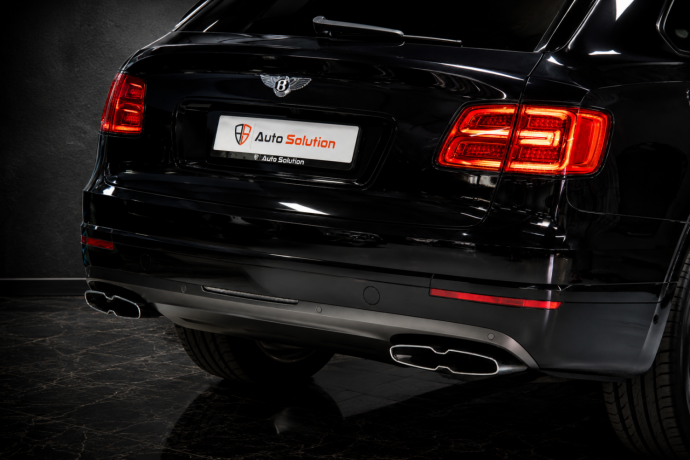 bentley-bentayga-elektrisitetbensin-2020-big-33