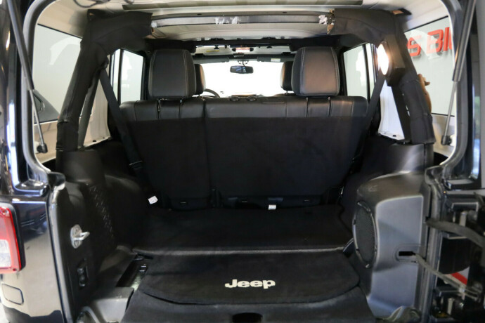 jeep-wrangler-diesel-2013-big-9