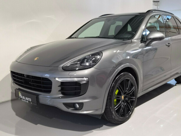 porsche-cayenne-s-elektrisitetbensin-2016-big-1