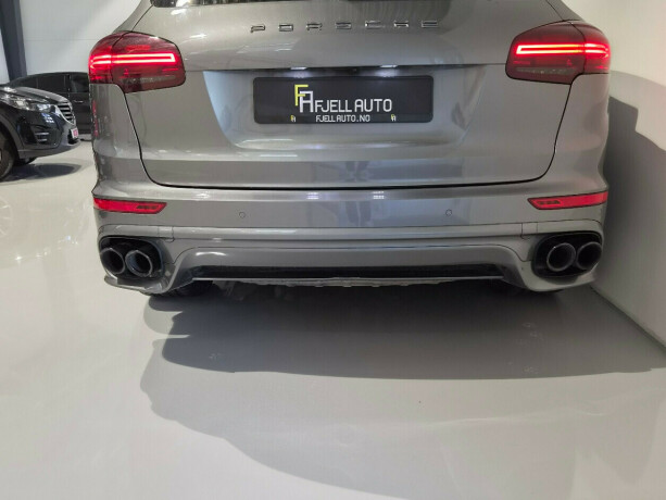 porsche-cayenne-s-elektrisitetbensin-2016-big-10
