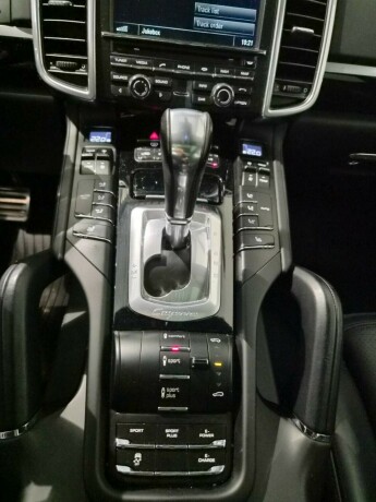 porsche-cayenne-s-elektrisitetbensin-2016-big-26