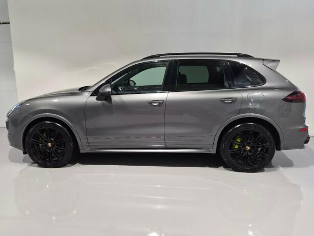 porsche-cayenne-s-elektrisitetbensin-2016-big-6