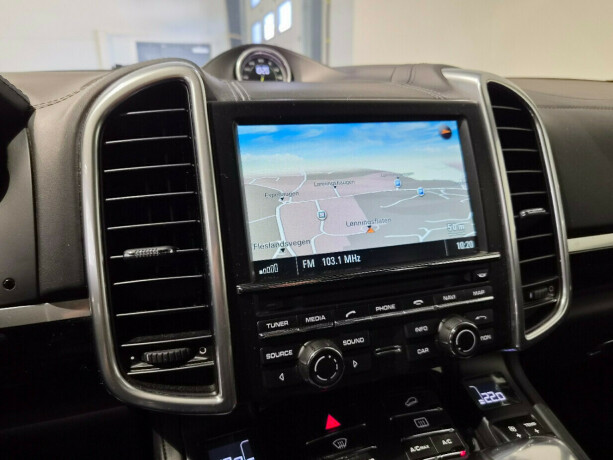porsche-cayenne-s-elektrisitetbensin-2016-big-23