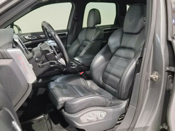 porsche-cayenne-s-elektrisitetbensin-2016-big-15