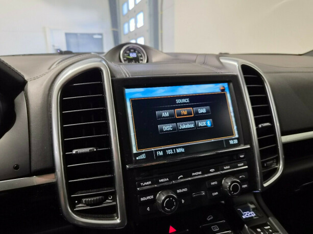 porsche-cayenne-s-elektrisitetbensin-2016-big-25