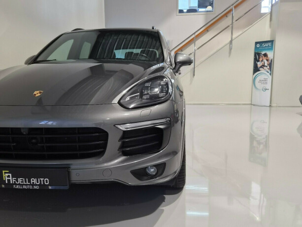 porsche-cayenne-s-elektrisitetbensin-2016-big-2