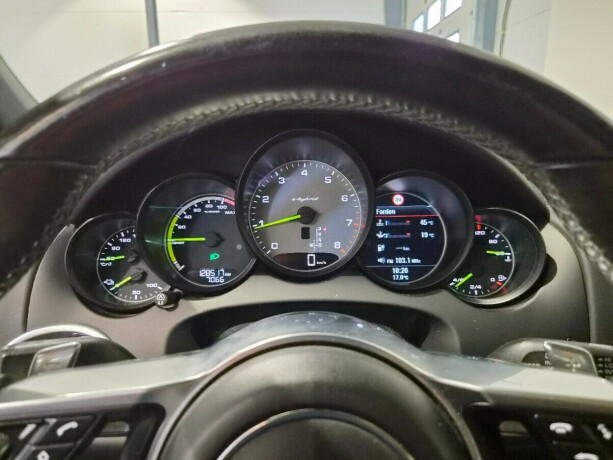 porsche-cayenne-s-elektrisitetbensin-2016-big-20