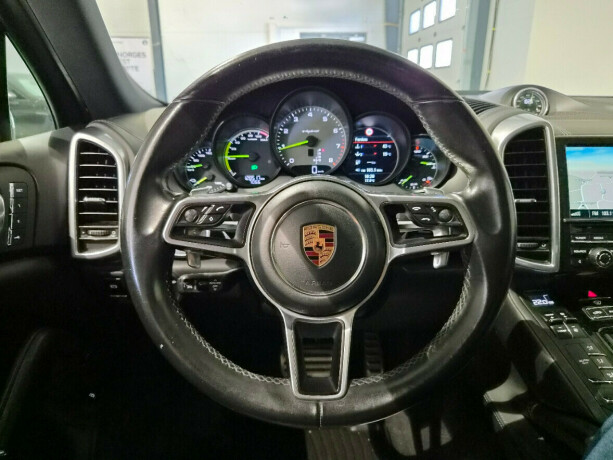 porsche-cayenne-s-elektrisitetbensin-2016-big-19