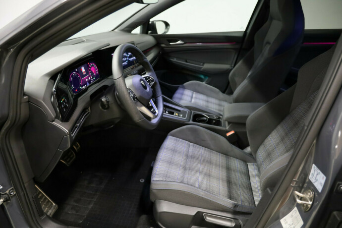 volkswagen-golf-viii-elektrisitetbensin-2022-big-6