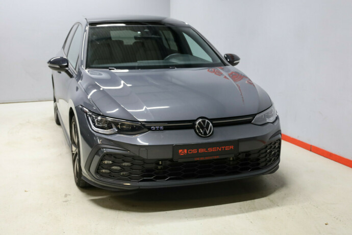 volkswagen-golf-viii-elektrisitetbensin-2022-big-1