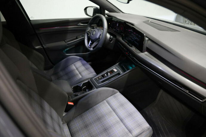 volkswagen-golf-viii-elektrisitetbensin-2022-big-8