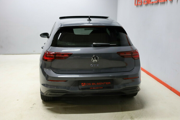 volkswagen-golf-viii-elektrisitetbensin-2022-big-4