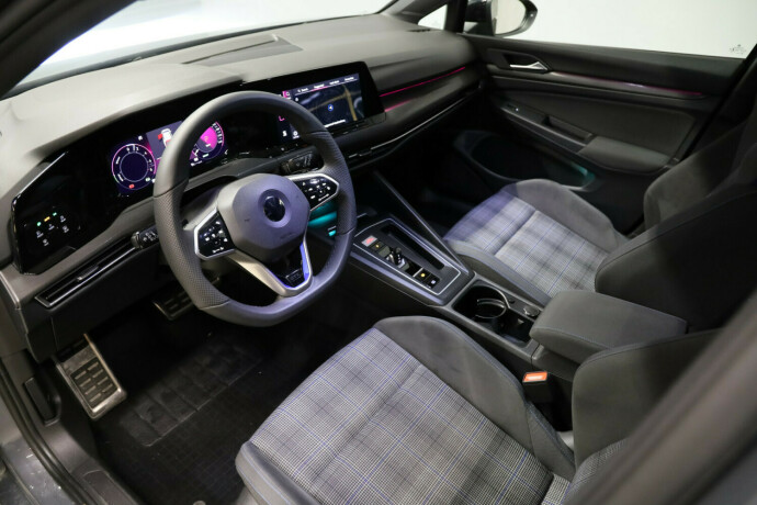 volkswagen-golf-viii-elektrisitetbensin-2022-big-5