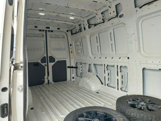 volkswagen-crafter-diesel-2025-big-15