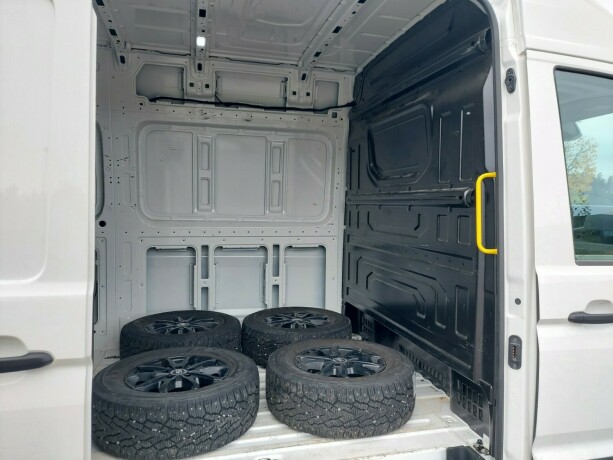 volkswagen-crafter-diesel-2025-big-14