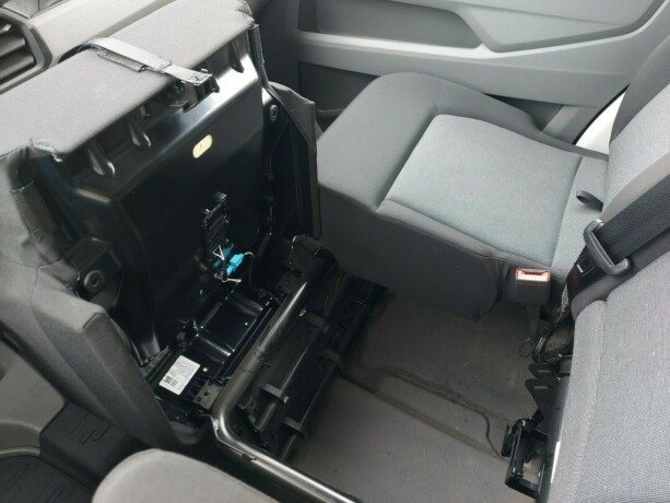volkswagen-crafter-diesel-2025-big-37