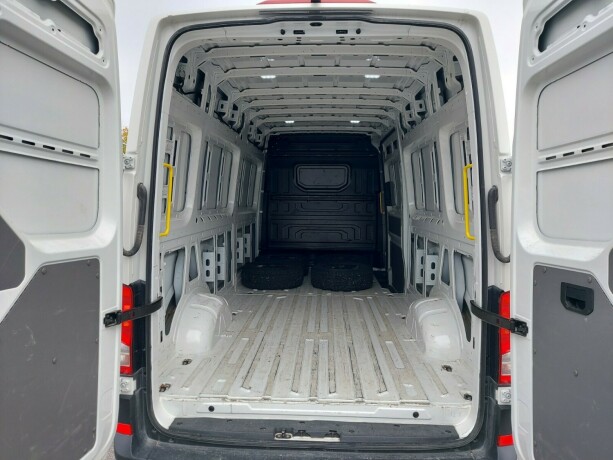 volkswagen-crafter-diesel-2025-big-16