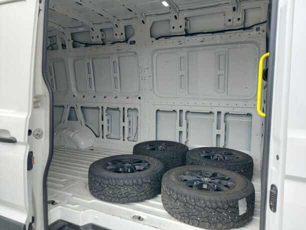 volkswagen-crafter-diesel-2025-big-13