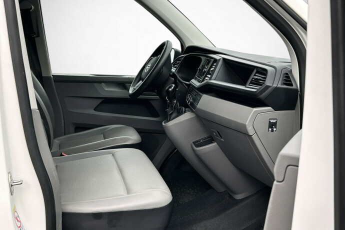 volkswagen-transporter-diesel-2021-big-6
