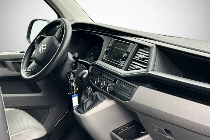 volkswagen-transporter-diesel-2021-big-5
