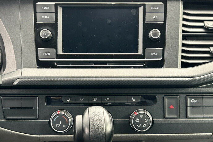 volkswagen-transporter-diesel-2021-big-10