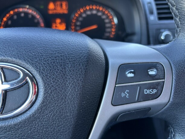 toyota-avensis-bensin-2010-big-20