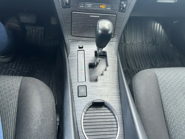 toyota-avensis-bensin-2010-big-22