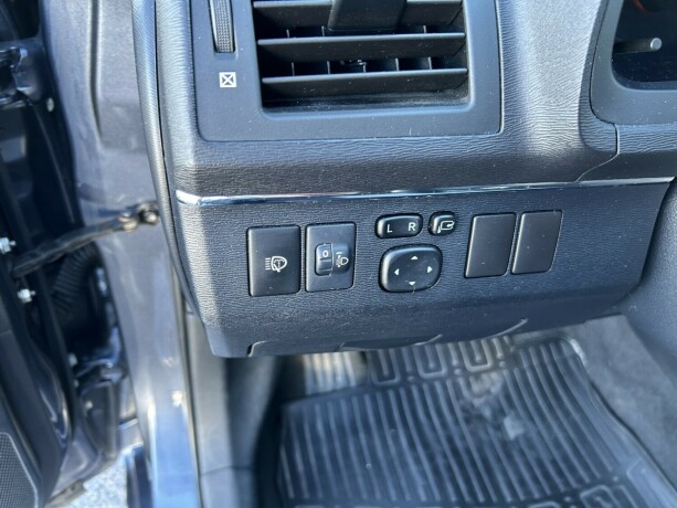 toyota-avensis-bensin-2010-big-16