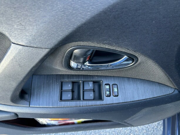 toyota-avensis-bensin-2010-big-15