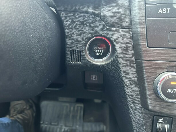 toyota-avensis-bensin-2010-big-24