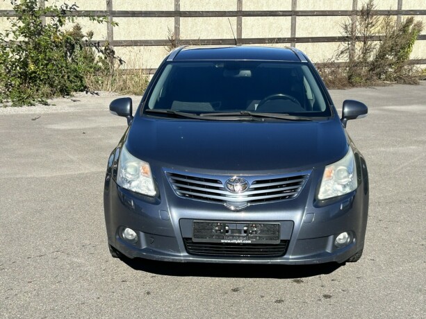 toyota-avensis-bensin-2010-big-1