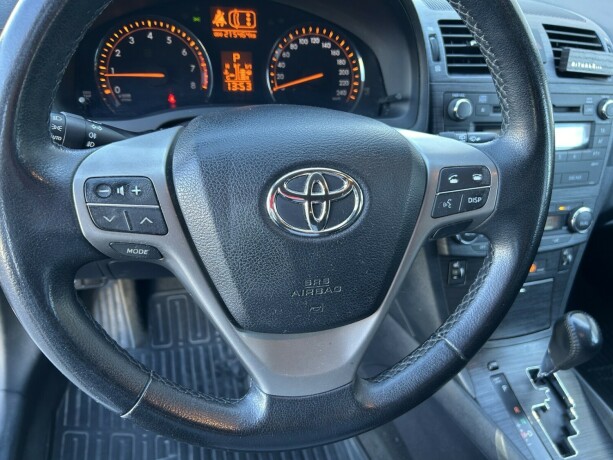 toyota-avensis-bensin-2010-big-18