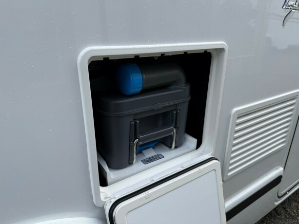 benimar-mileo-296-queensbed-senkeseng-truma-6eh-trefri-kan-leveres-p229-b-f248rerkort-diesel-2022-big-71