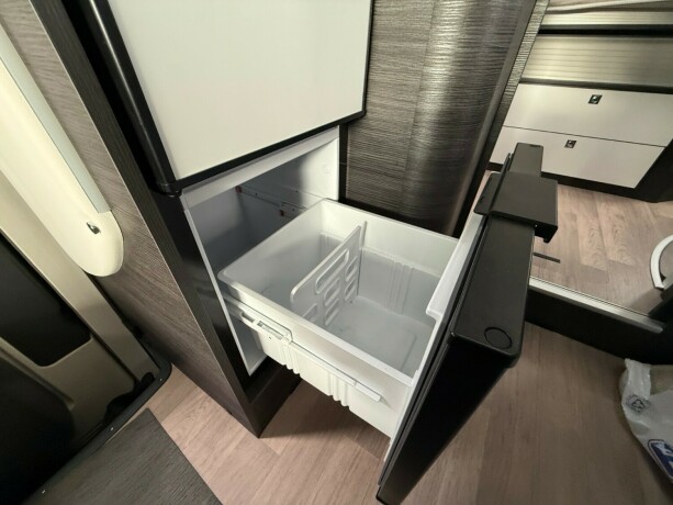 benimar-mileo-296-queensbed-senkeseng-truma-6eh-trefri-kan-leveres-p229-b-f248rerkort-diesel-2022-big-35