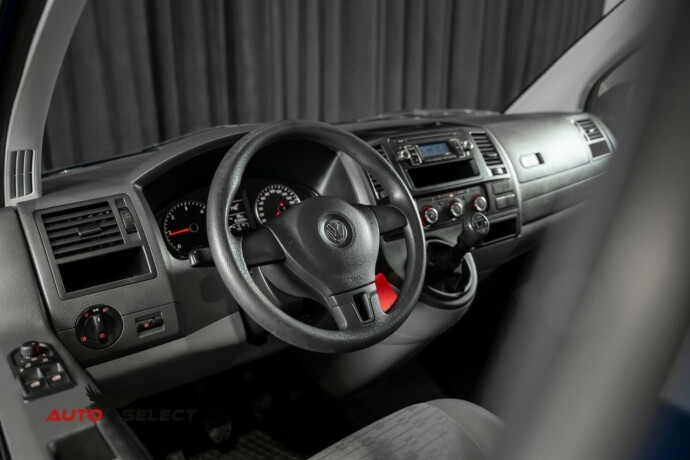 volkswagen-transporter-diesel-2010-big-16
