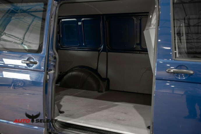 volkswagen-transporter-diesel-2010-big-11