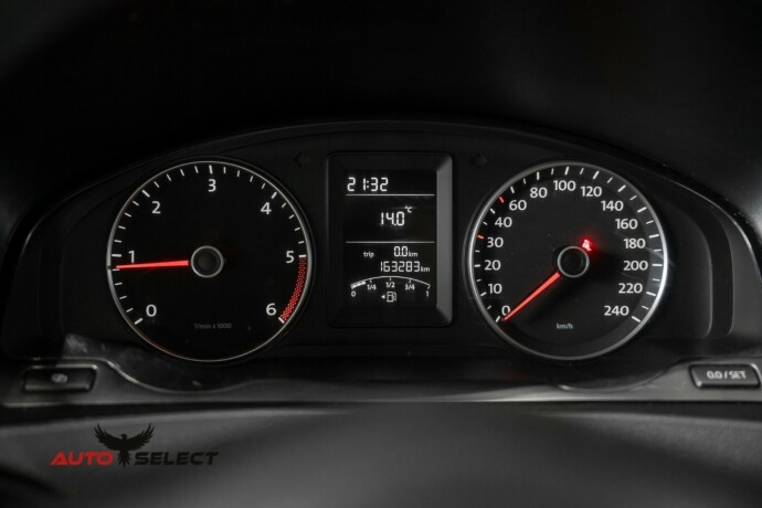 volkswagen-transporter-diesel-2010-big-20