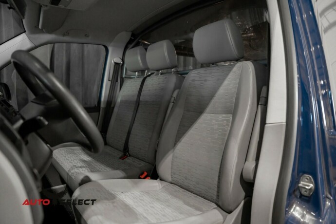 volkswagen-transporter-diesel-2010-big-15