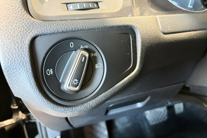 volkswagen-e-golf-vii-elektrisitet-2015-big-22